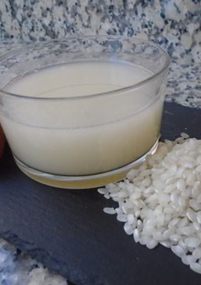 Una foto de Bebida de leche y dátiles