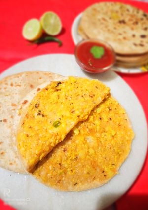 A picture of Gobhi Paratha.