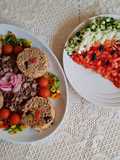 Carne de miel fiartă & pilaf de bulgur cu vinete și salată asortată🧿