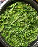 Canh chua rau muống