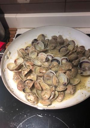 Una foto de Almejas a la marinera