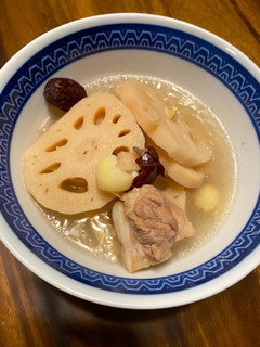 蓮藕豬軟骨湯 的食譜成品照片