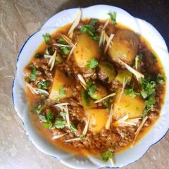 A picture of Aloo Qeema.