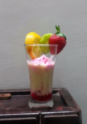 A picture of Banana Strawberry Smoothie.