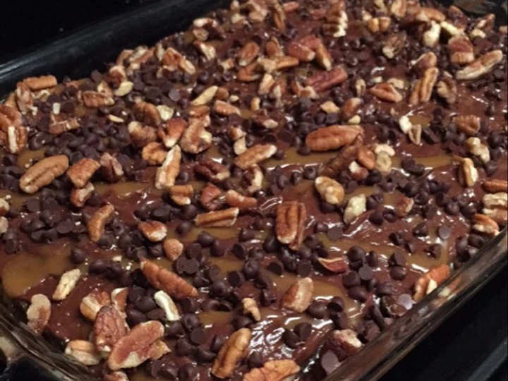 Easy Way Prepare Turtle Poke Cake the Awesome  Really delicious