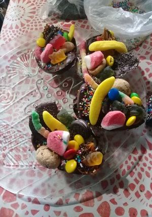 Una foto de Medios huevitos de Pascua rellenos