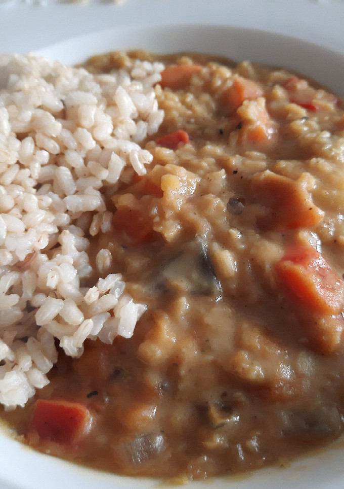 Una foto de Dhal lentejas rojas con leche de coco