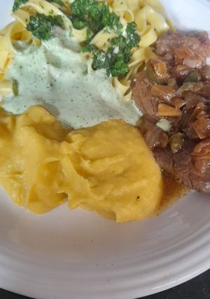 Una foto de Bifes con Cebolla y Puré a Mi Estilo
