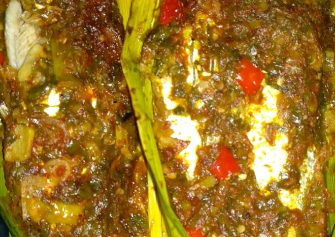 Pepes daun pandan ikan kembung