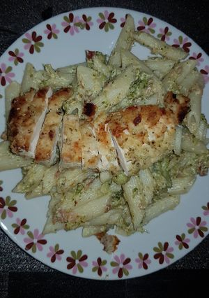 B.B.T - Penne csirkével 🥦🐽🐤🍝 recept fotója