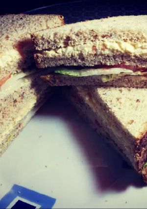 Foto principal de Sándwich de verdura de pan de molde integral o normal. 🥪🥪