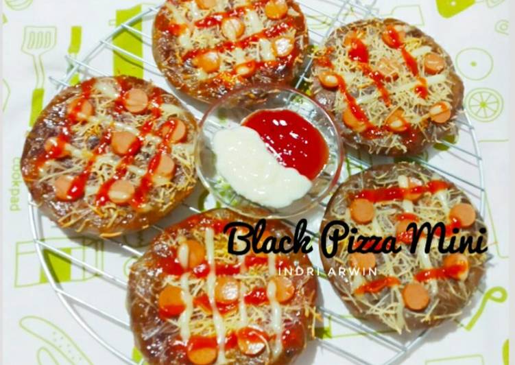 Bagaimana mengolah Black Pizza Mini yang Enak