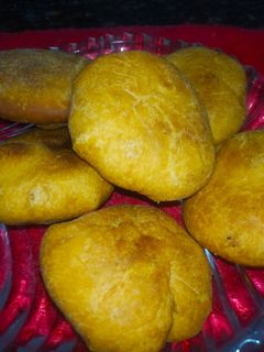 मूंग डाळ खस्ता कचोरी (moongdal kachori recipe in marathi) रेसिपी चे मुख्य फोटो