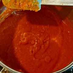 A picture of My style marinara sauce.