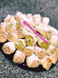 Una foto de Cucuruchos rellenos de crema pastelera - especial año nuevo