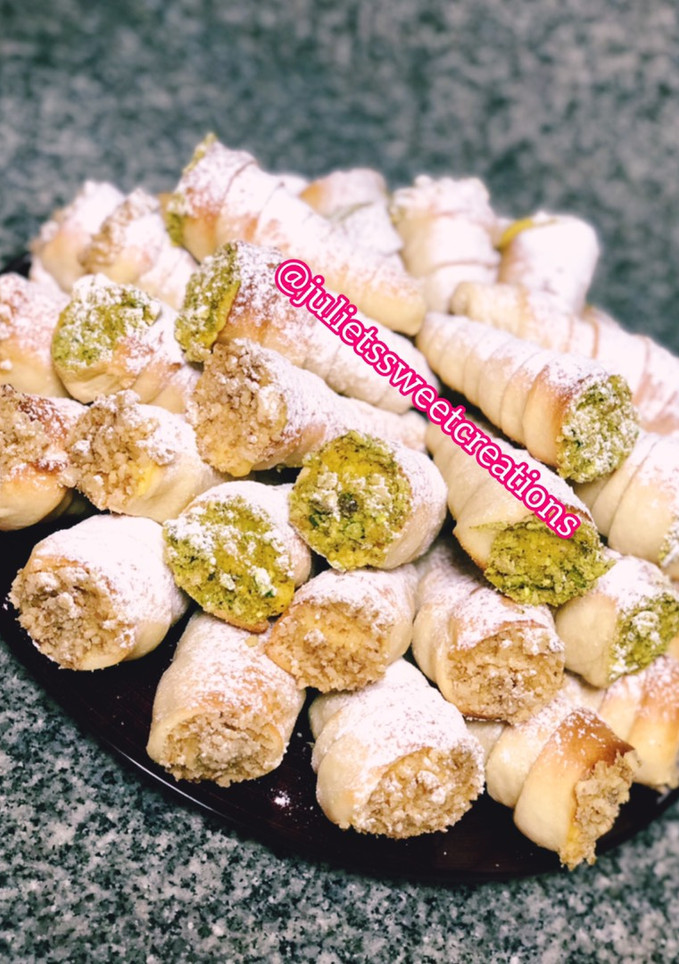 Una foto de Cucuruchos rellenos de crema pastelera - especial año nuevo