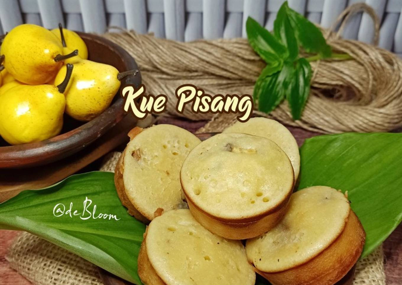 858. Kue Pisang