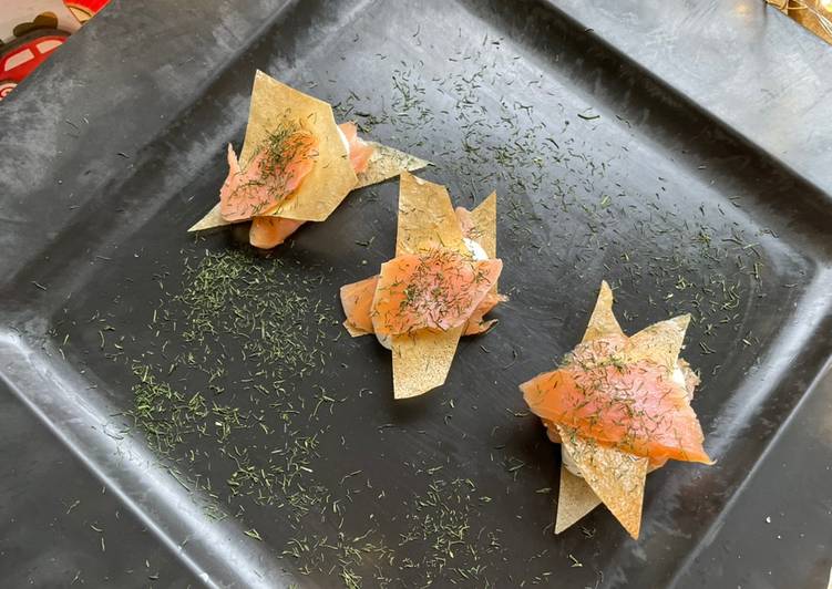 Bouchées croustillantes au Saumon fumé & crème citronnée à l’aneth