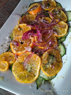 Una foto de Ensalada de pepino y mandarina