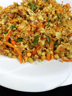 Vegetables scramble eggs ainihin hoton girkin