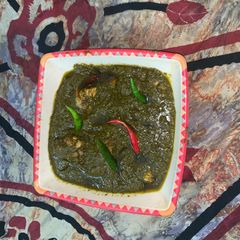 A picture of Palak Ghooshat.