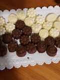 Cioccolatini ripieni con ganache di cioccolato bianco