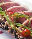 Tataki de lomo de atún con soja, ajoblanco, kimchee.... 🔥🔥🔥