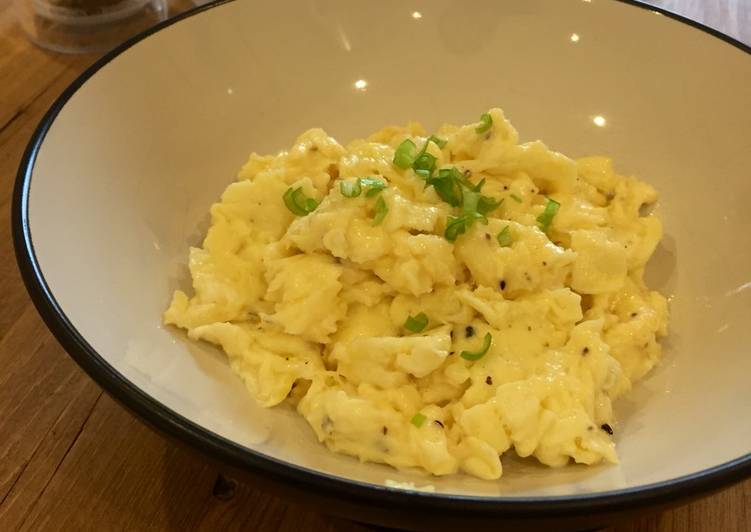 Simple Way to Prepare Speedy Easy Scrambled Eggs Recipe for Beners