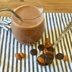 A picture of Chocolate & Almond Milkshake.