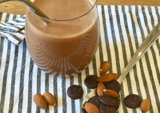 Chocolate And Almond Milkshake Recipe By Sonia Cookpad 3255