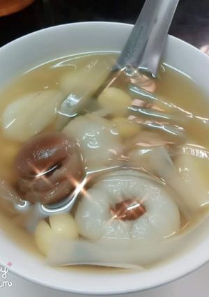 Hình của món Chè long nhãn hạt sen.