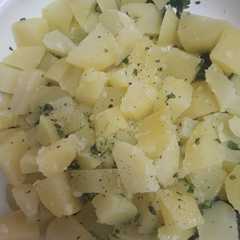 Una foto de Patatas hervidas con perejil