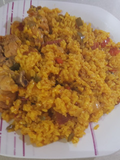 Una foto de Arroz al chilindrón en olla GM