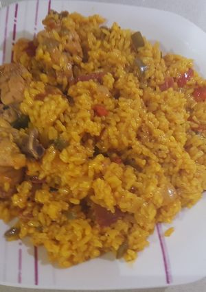 Una foto de Arroz al chilindrón en olla GM