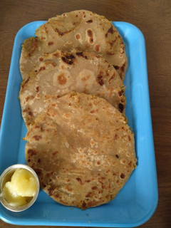 મિક્સ દાળ પુરણ પોળી(mix dal puran poli recipe in Gujarati) રેસીપી મુખ્ય ફોટો