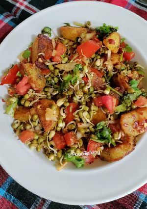 A picture of Moong Sprouts Chaat.