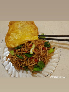 Foto resep Mie goreng (pipih) dan telur dadar