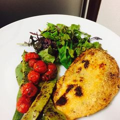A picture of Chicken al side.... Banting friendly.