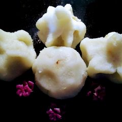 Rice flour Modak A picture of Rice flour Modak.