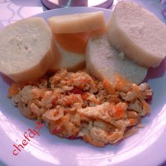 A picture of Boiled yam and egg sauce.