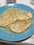 Filetes de pechuga de pollo con salsa de yogur