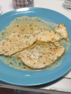 Una foto de Filetes de pechuga de pollo con salsa de yogur