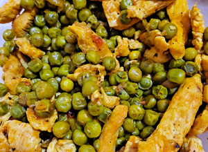 Foto principal de Guisantes con pollo y cúrcuma