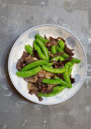 甜豆炒木耳 的食譜成品照片