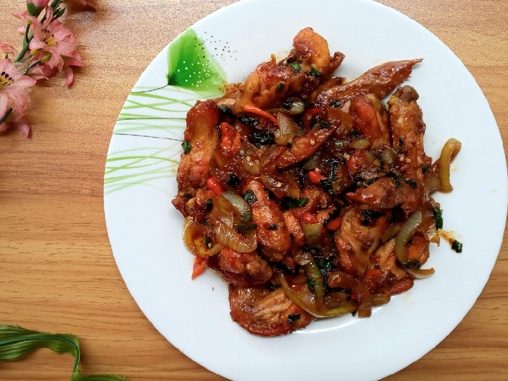 Bagaimana Menyiapkan Sayap Mentega (gurih, pedas, manis) yang Menggugah Selera