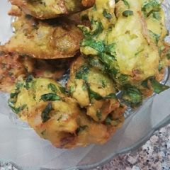 A picture of Palak bhajiya.