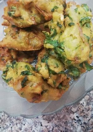 A picture of Palak bhajiya.