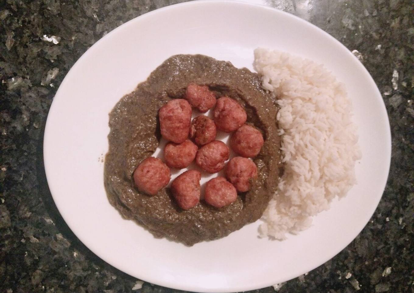 Albóndigas en salsa de champiñones al curry