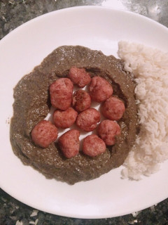 Una foto de Albóndigas en salsa de champiñones al curry