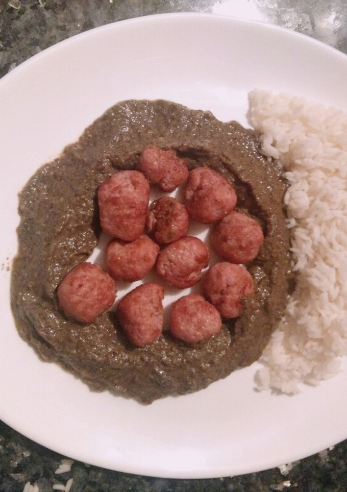 Una foto de Albóndigas en salsa de champiñones al curry